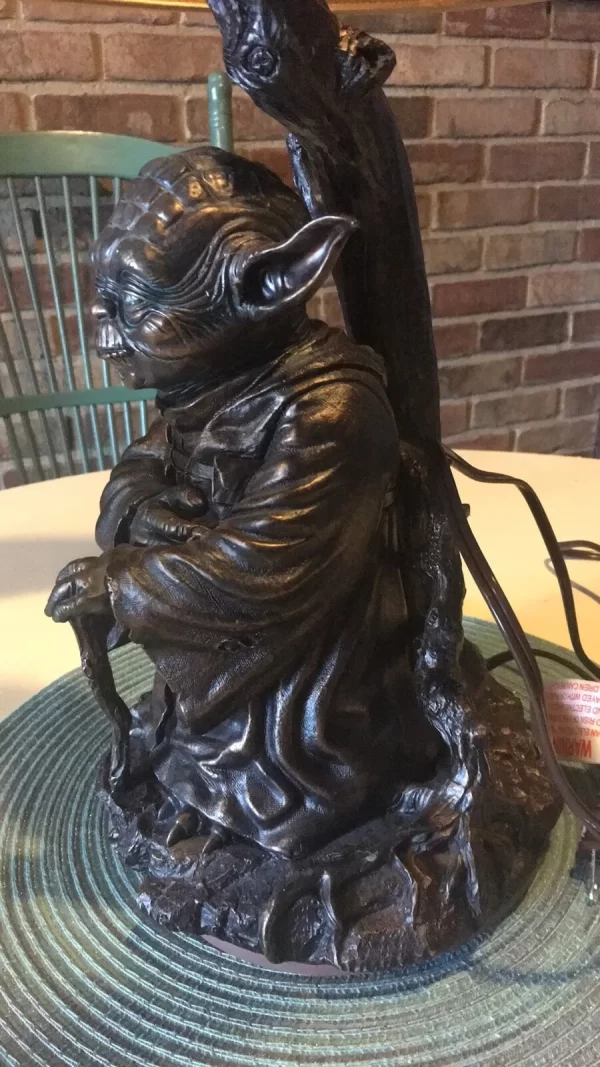 STAR WARS Jedi Master Yoda Masterpiece Tabletop Lamp Sculpture No A8405