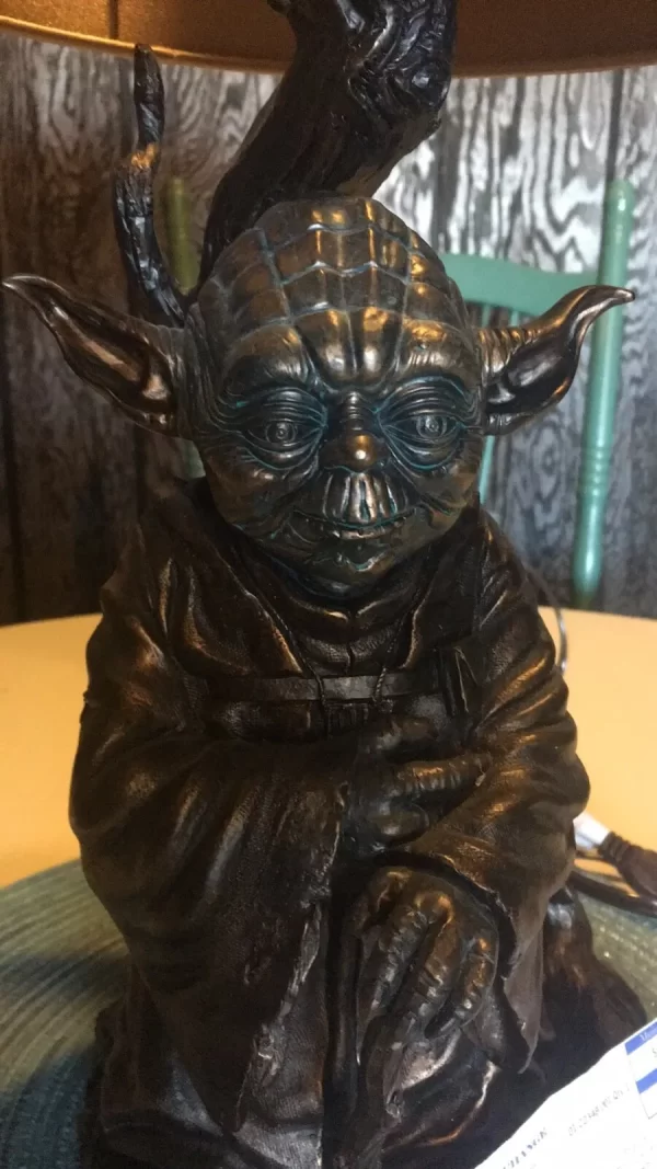 STAR WARS Jedi Master Yoda Masterpiece Tabletop Lamp Sculpture No A8405