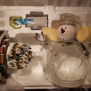 Thomas Kinkade White Christmas Masterpiece Edition Crystal Snowman