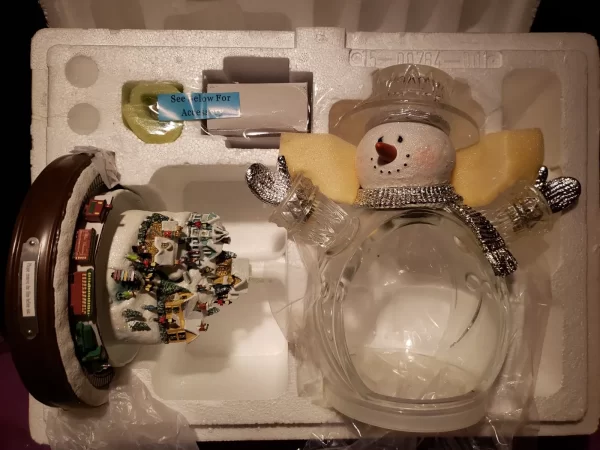 Thomas Kinkade White Christmas Masterpiece Edition Crystal Snowman