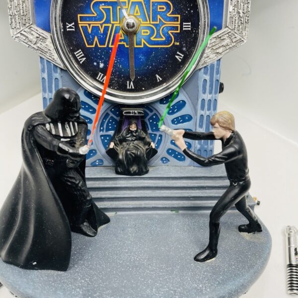 STAR WARS Sith Vs Jedi Wall Clock With Light Up Lightsabers Sculpture No A5955