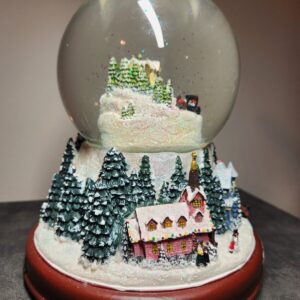 Thomas Kinkade Victorian Village Snowglobe Music And Lights