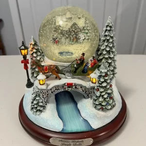 Thomas Kinkade Jingle Bells Musical Christmas Snow Globe Sculpture No A9328