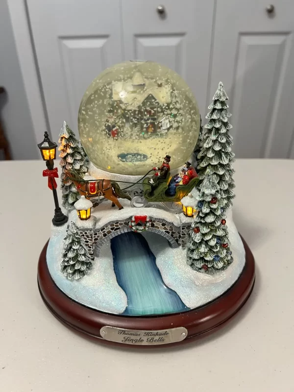 Thomas Kinkade Jingle Bells Musical Christmas Snow Globe Sculpture No A9328