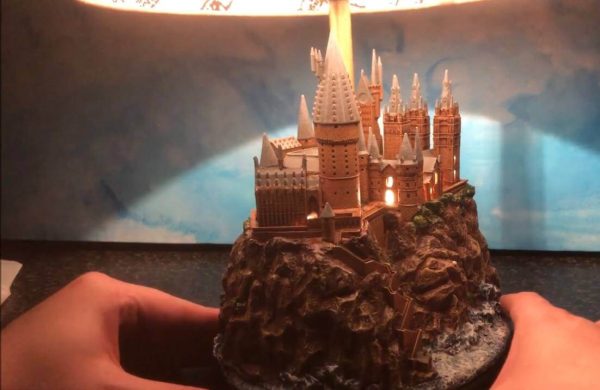 Harry Potter Hogwarts Castle Illuminating Sculpture Table Lamp